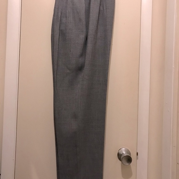 Alain Gerard Gray Ladies Dress Pants with Pocket’s. 41 1/2 inches Long Pet free - Picture 1 of 6